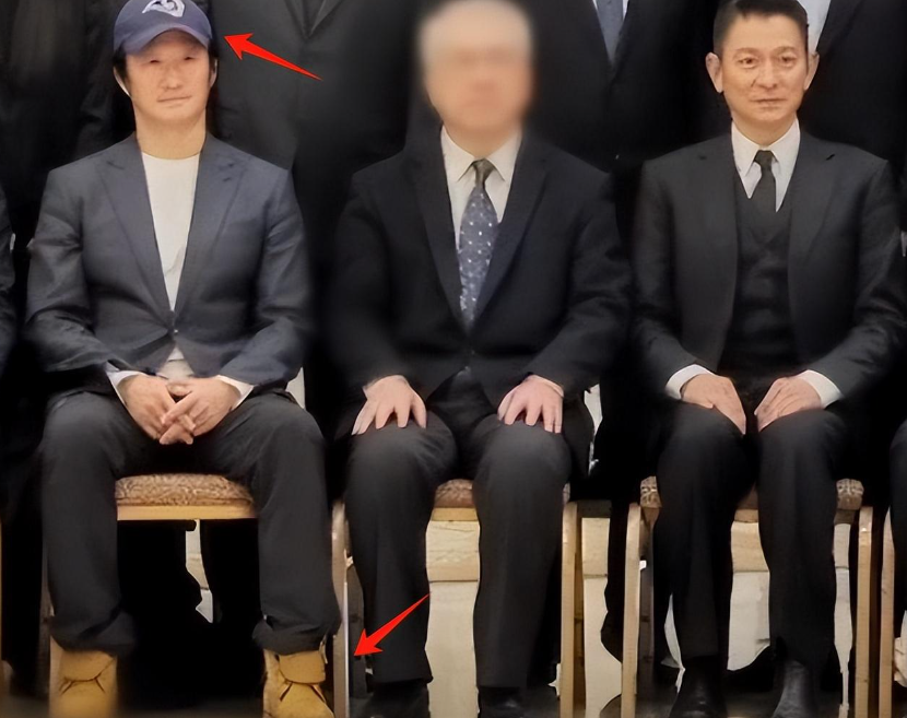 人民大会堂要求明星素颜上阵,没了团队包装,遍地普男普女