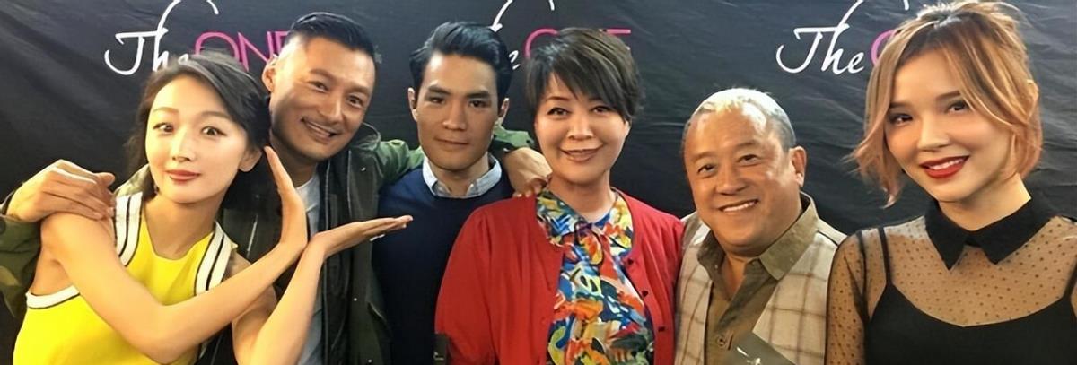 曾志伟的一句话,彻底揭开了“交际花”周冬雨的假面