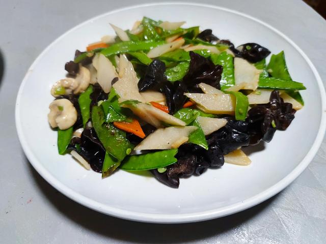 黄豆|未来一个月，除了备药戴口罩，5样食物多囤点，为过年做准备