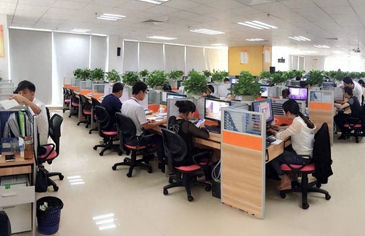 原来职场也存在杀熟现象，大学生分享经历，兢兢业业竟成了短板