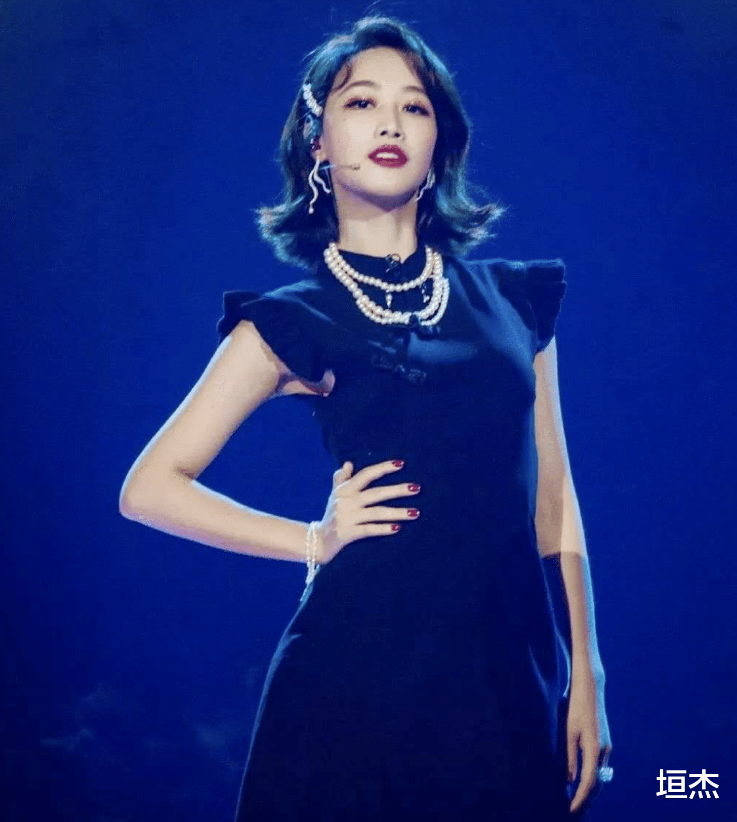 撞脸|8对“撞脸”的明星,一个“洋气”一个“土气”,颜值差距太大了