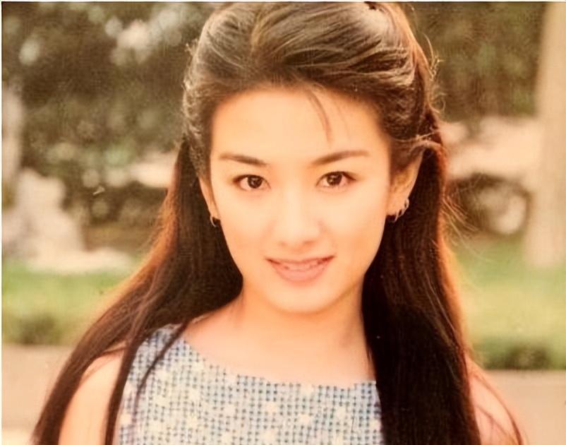 被枕边人曝私密照!性丑闻、被出轨,这九年她都经历了什么?