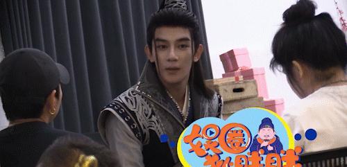 夏之光综艺里舞蹈battle引热议古装打扮面部浮肿鼻子突兀