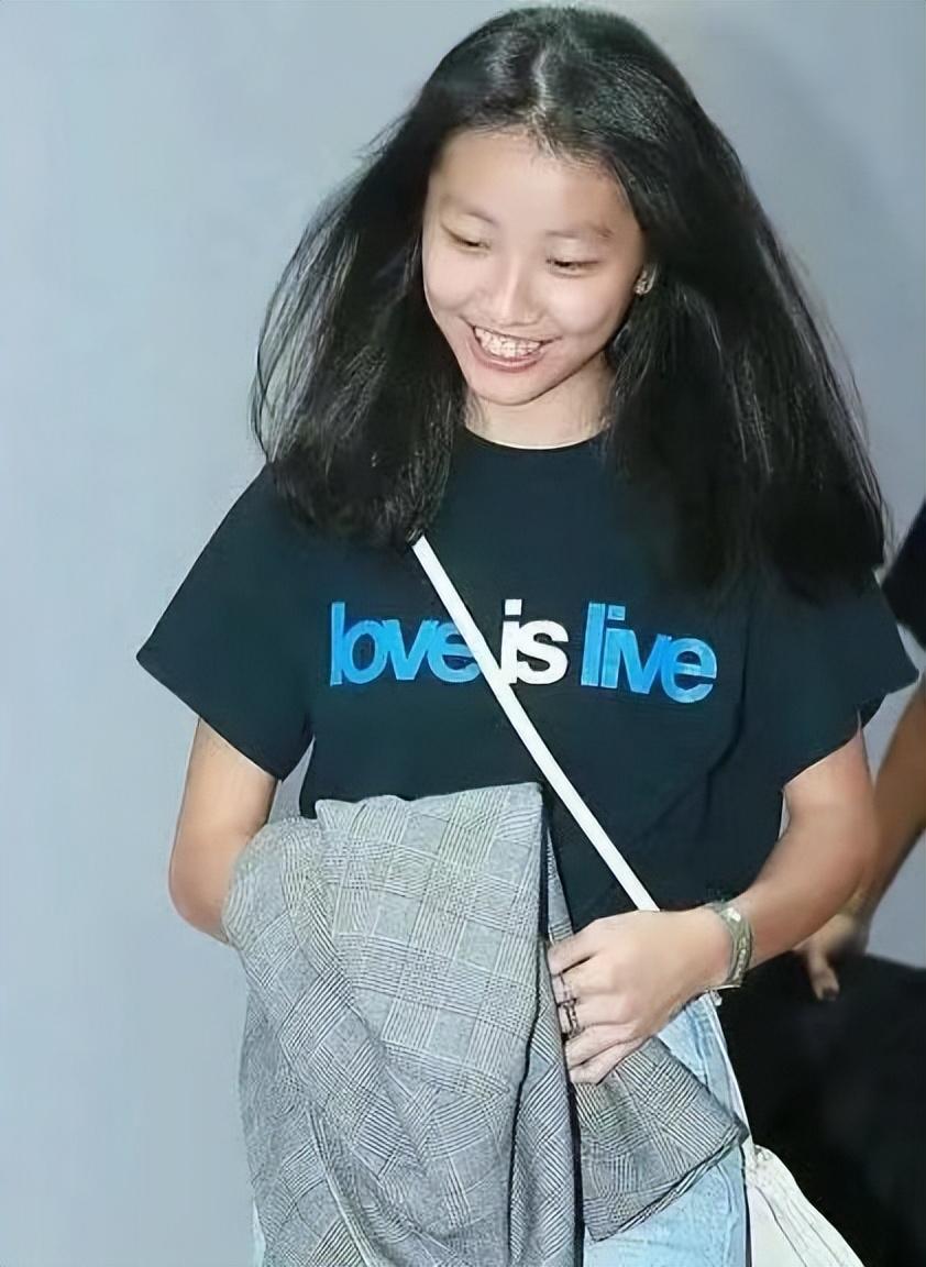 陈奕迅18岁女儿高清正面照罕见公开,散发成熟女人味,美得好特别