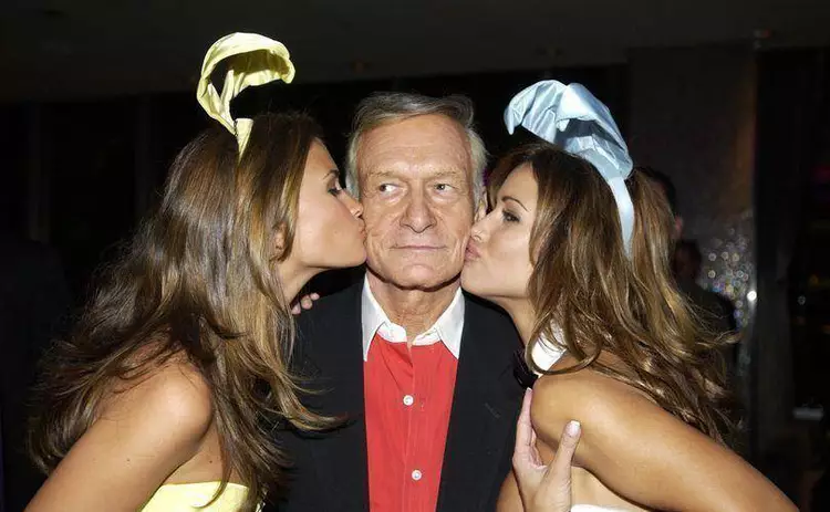 双胞胎兔女郎:18岁被花花公子赫夫纳相中,一年后抛弃,32岁爆肥