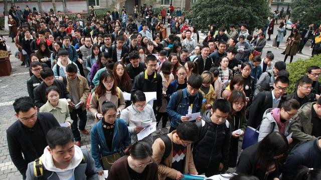 江淮汽车|公务员有更多的机会“上岸”？教师招考的不确定性增加