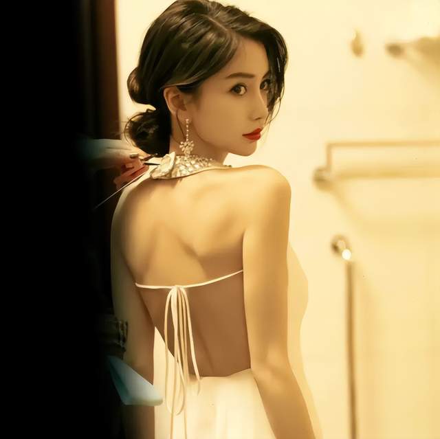 Angelababy否认恋情绯闻,承认自己目前仍是单身,专心致志搞事业