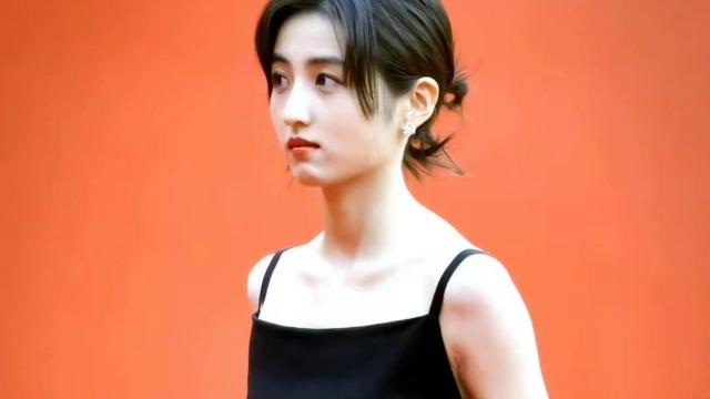 黄磊|向往的生活: 第七季首播还有两天，黄磊何炅疑似空巢老人，三兄妹埋首电影事业