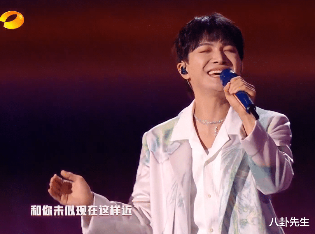 芒果晚会明星状态：萧亚轩脸僵认不出，吴谨言古装扮相赢孟子义