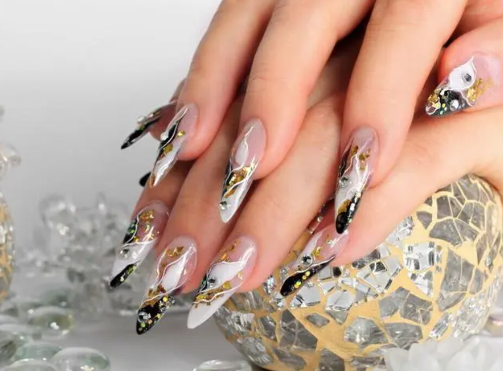 不出意外的话，2024年，经济将会持续低迷，6种东西别去碰！