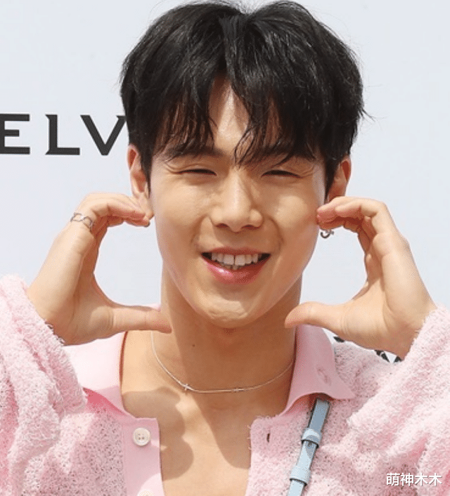 李英爱|52岁李英爱生图太沧桑,细纹多脸肿不自然,网友感叹女神也老了