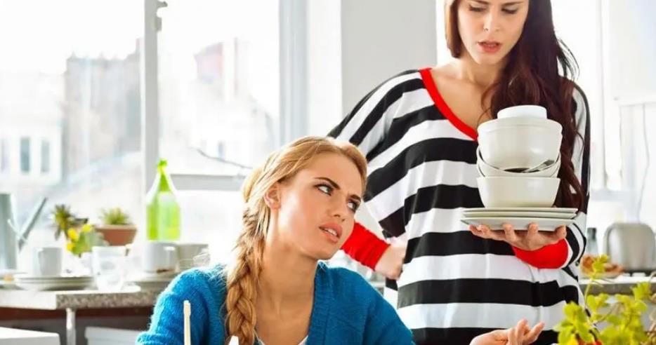 “后会无期,礼貌互删…”女生毕业删除90%同学老师,被骂有病