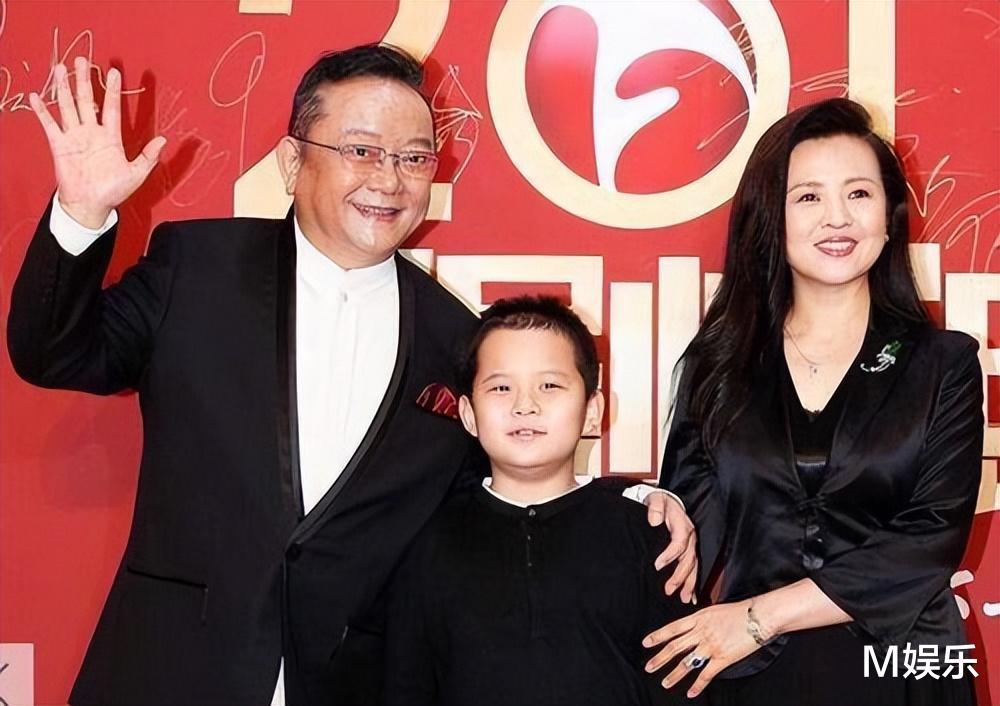 演员王刚清空社交账号,变卖5亿四合院,网友:要跑路了?