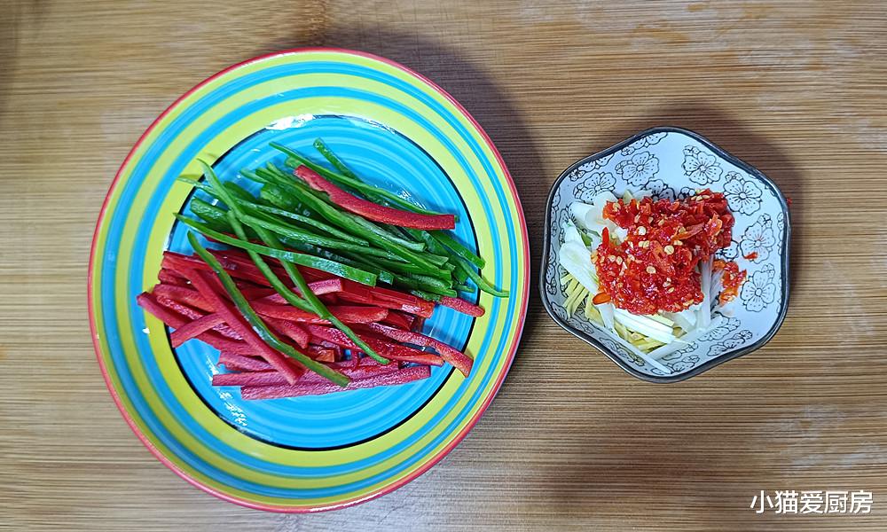 蛋白质|炒杏鲍菇直接炒还是用水焯,看完这道“鱼香杏鲍菇”你就明白了