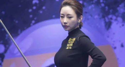 潘晓婷与小鲜肉恋情曝光！41岁身材火辣，富婆美艳绯闻惹人瞩目！