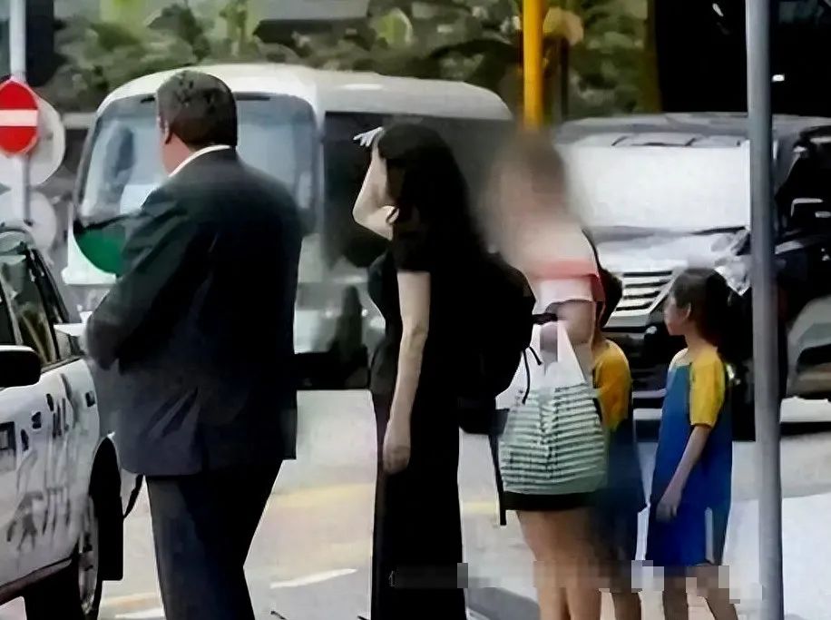 61岁利智：身材饱满风韵犹存，难怪赌王为她神魂颠倒，李连杰为她抛妻弃子！