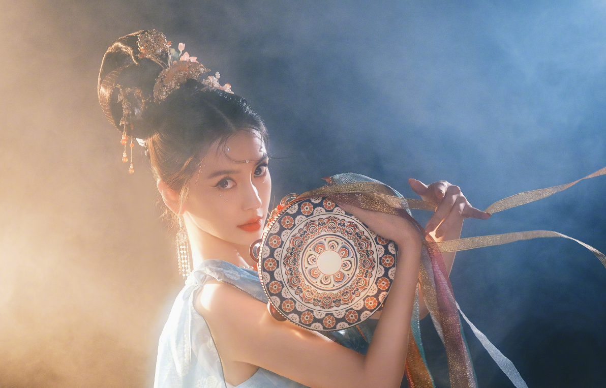 杨颖更新动态，照片让网友心疼黄晓明，理由出奇一致！