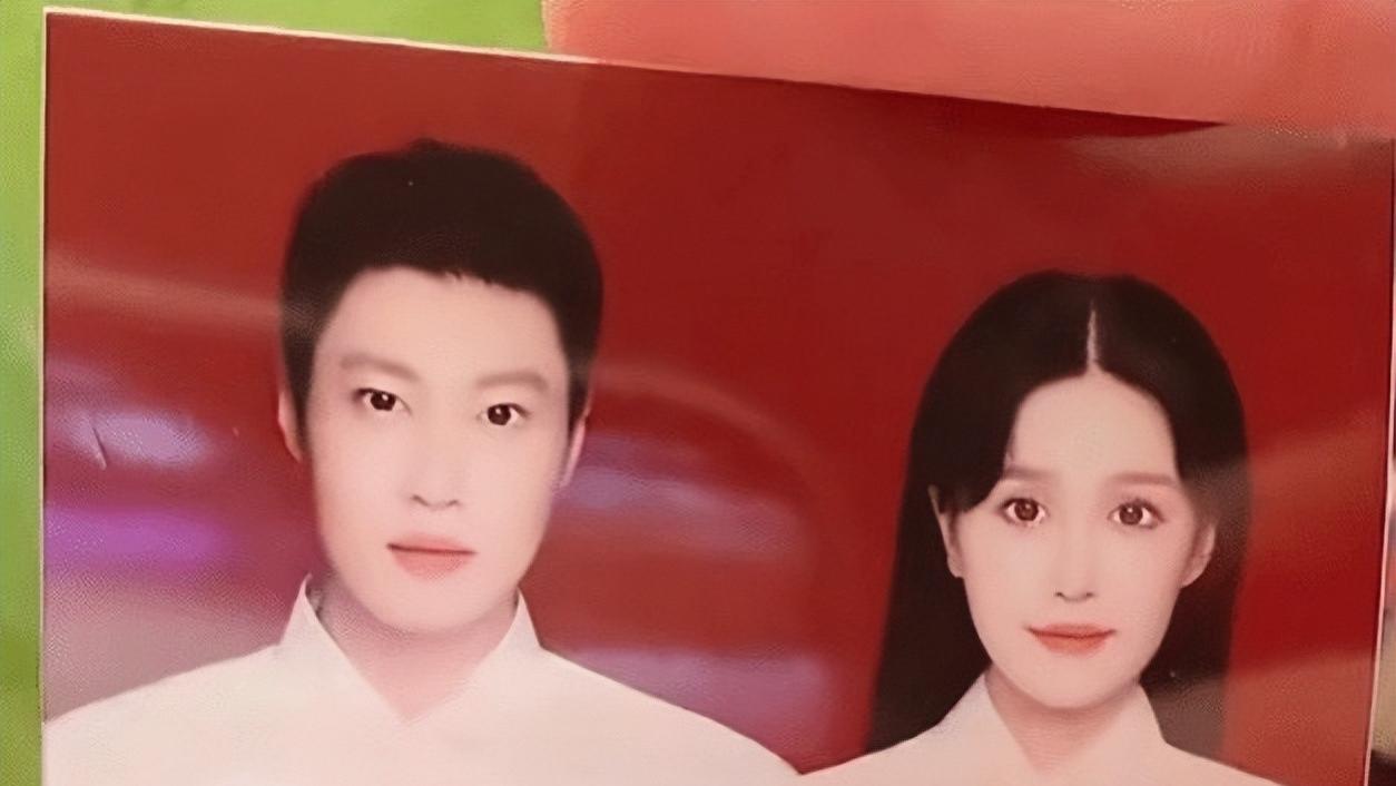 赵本山|赵本山女儿晒结婚证照，男方表情严肃，双眼圆瞪相当认真
