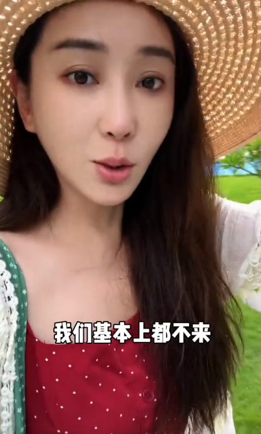 严屹宽晒剧组盒饭，妻子和女儿不大爱吃，感叹：这个饭已经很好了