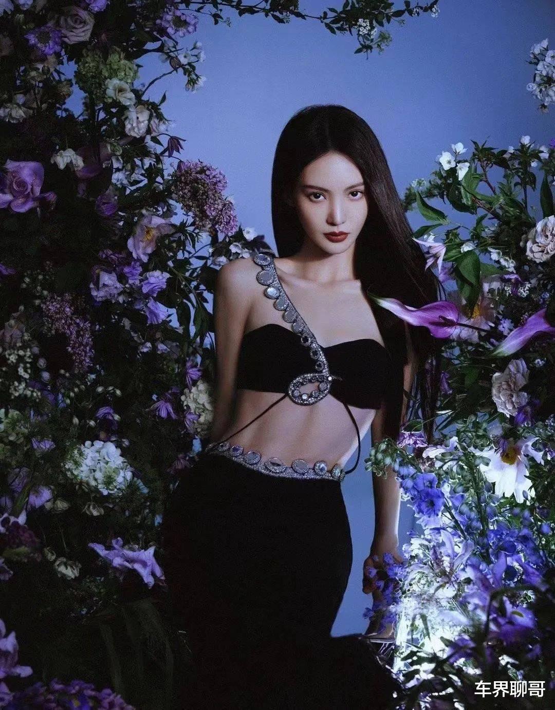 汪峰|一场顶级盛事,将平板身材玩性感的尴尬,展现得淋漓尽致