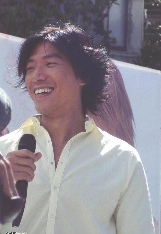 香港反派演员对比，都是童年的阴影，真不相信他们越老越面善！