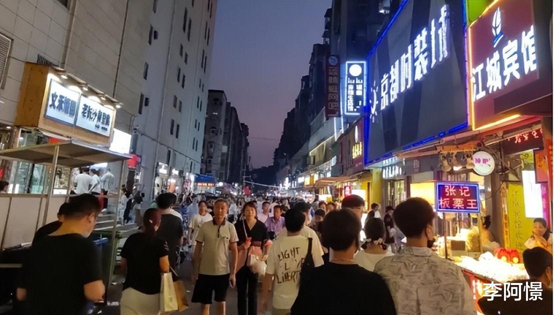 |湖南多家餐馆卖拍黄瓜遭职业打假，商家：难道拍黄瓜也需要证件？