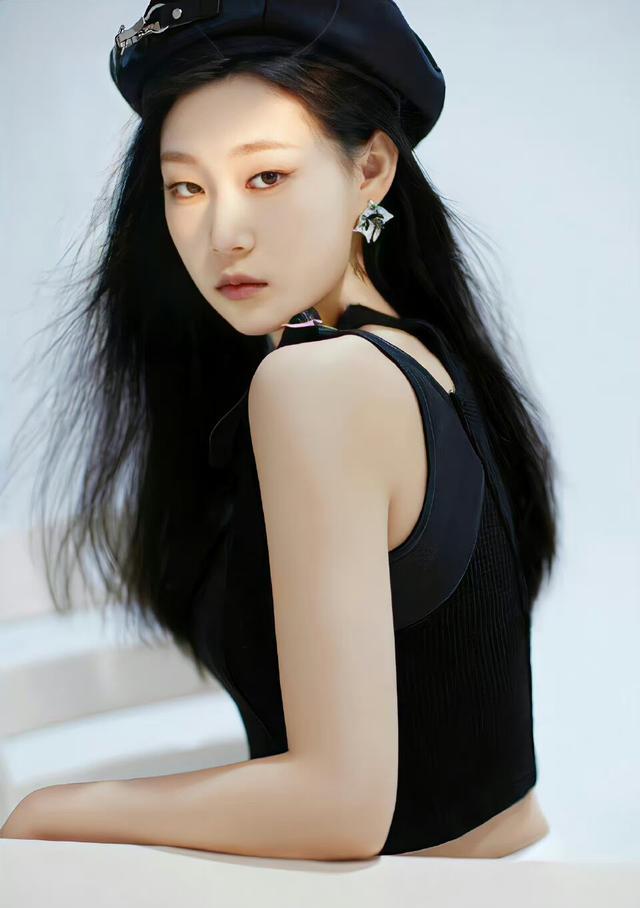 小沈阳女儿和薛之谦合照!妆后好似孔孝真,和睦家庭完胜抛妻王迅