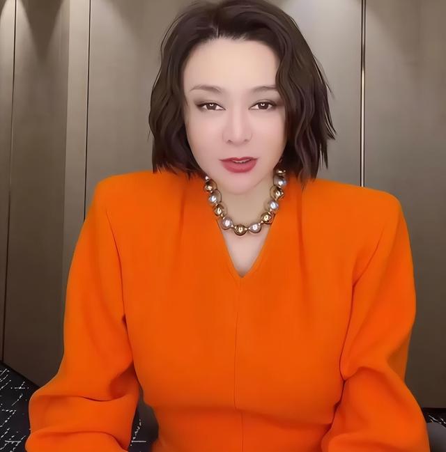 曾经美得不可方物,如今走在路上已认不出,这5位女星终究是老了