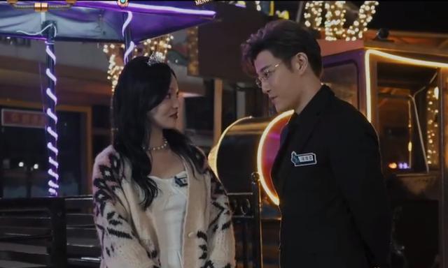 张韶涵|张韶涵许绍洋后台见面叙旧，20年后重演经典，现实里情史差距大