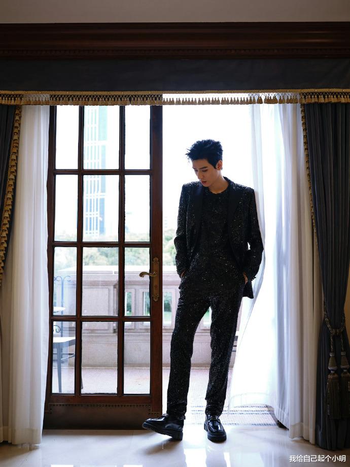 杨颖和赵丽颖解锁同系列ES高定，看来ES也没有那么难借！