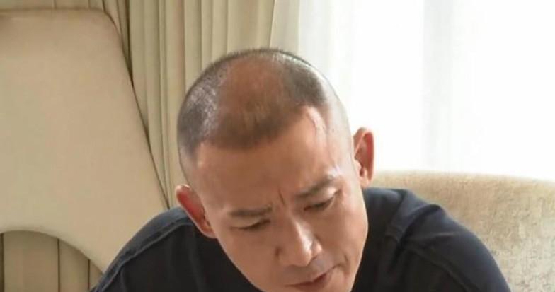 黄晓明|6位中年男星“秃顶”大赏：黄晓明聂远头顶稀疏，最意外是何润东