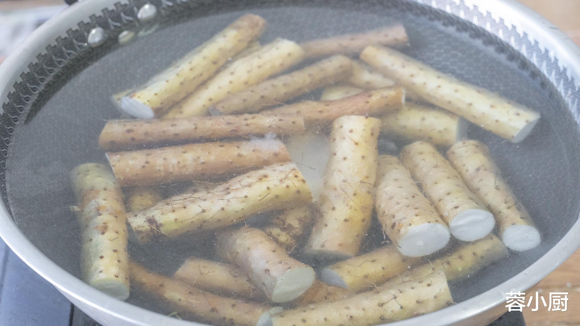 自助餐|建议女人：少吃花生瓜子，多吃4种碱性菜，激发雌激素，抗衰老