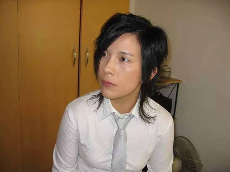 她曾与艳星同居2年，公开热吻洋妞，如今54岁坦白：我男女通吃