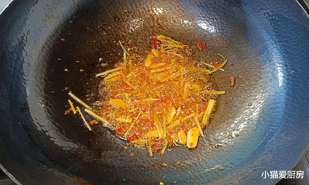 蛋白质|炒杏鲍菇直接炒还是用水焯,看完这道“鱼香杏鲍菇”你就明白了