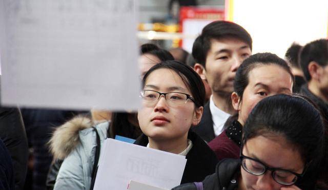 上海市|“伸脚就要知道穿鞋”,上海太太月薪14万招保姆,服务内容毁三观