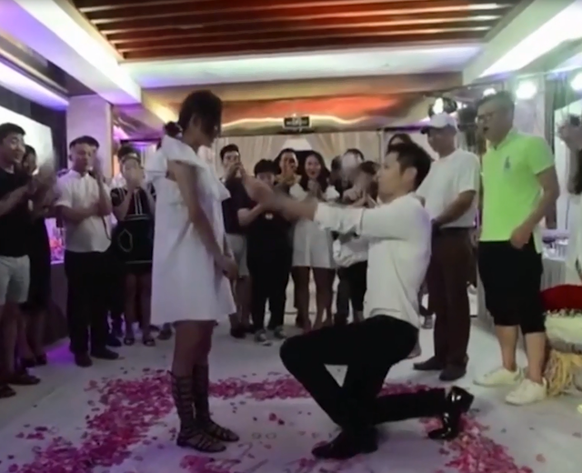 张嘉倪|“豪门难进”张嘉倪:8年生两子仍得不到婆婆认可,今被买超辜负