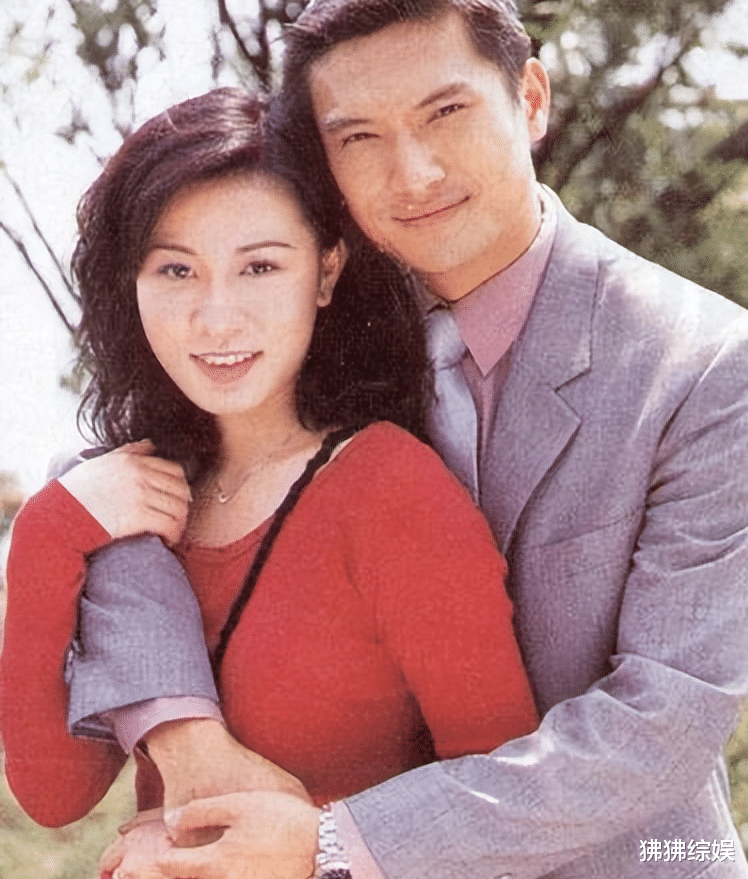 “放浪形骸”余诗曼：传与袁咏仪抢张智霖，被郑嘉颖踢下车