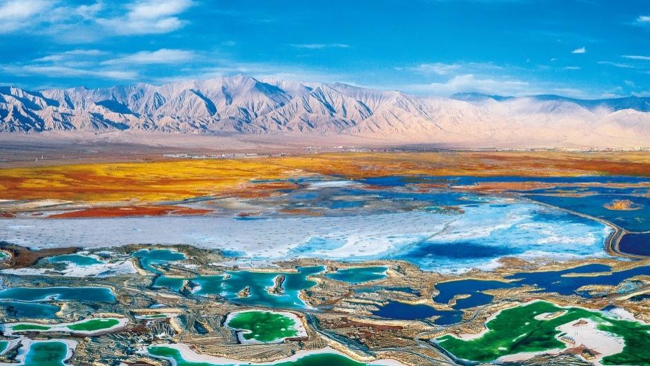 柴达木盆地|柴达木盆地：中国海拔最高的盆地，青藏高原上的盐类和油气“聚