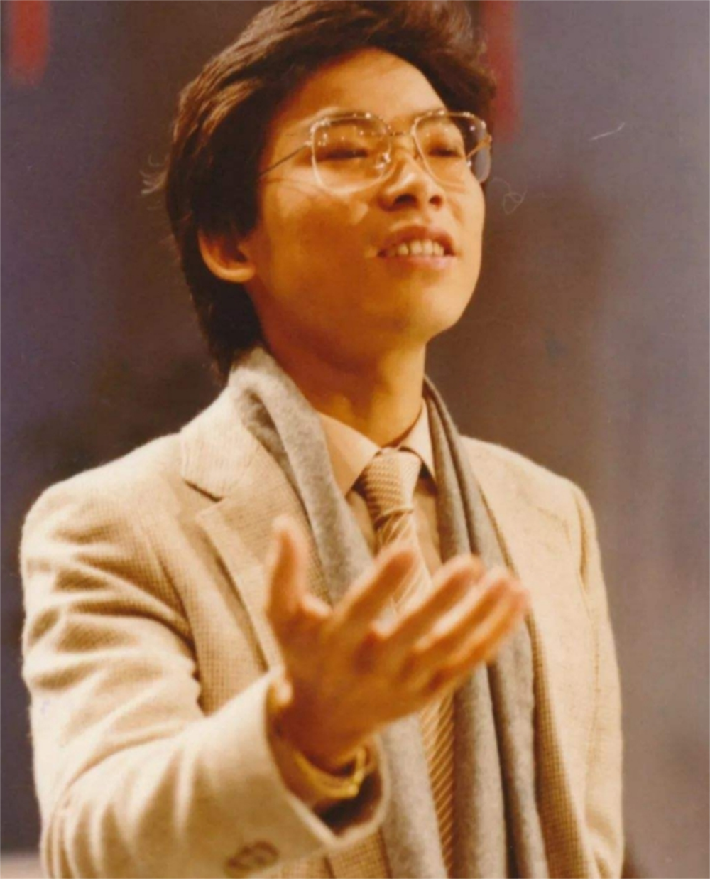 张明敏|爱国歌手张明敏：春晚一首歌被封杀14年，今子承父业继续“颂华”