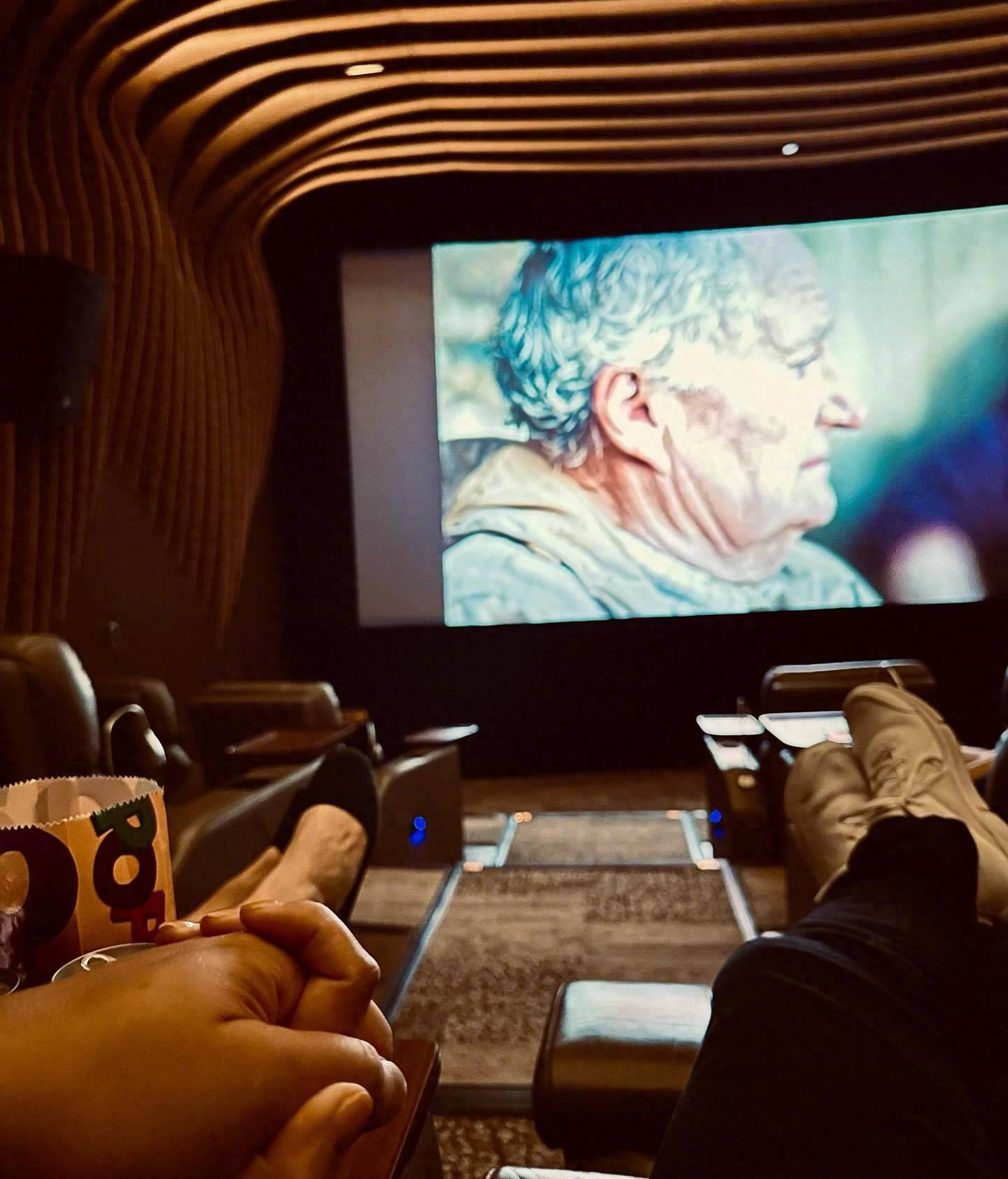 霍启刚结婚11周年牵手郭晶晶，大哥鼓励霍启山赶快追求张雨霏！