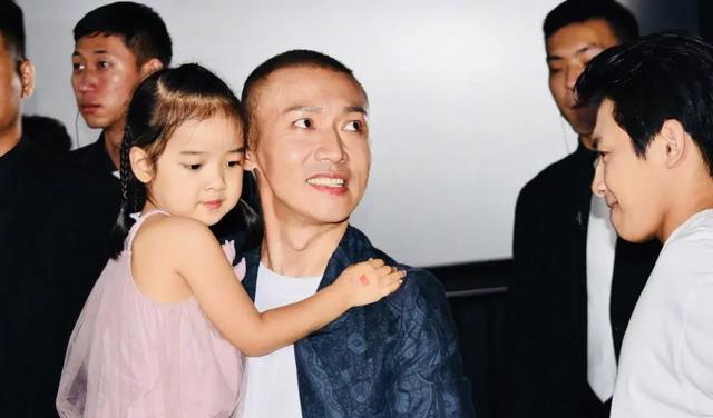 演员秦子越:嫁给离异的聂远,活得比朱丹还卑微,她到底图什么?