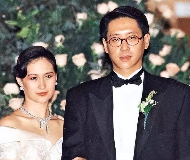 这一次,53岁的“蛇蝎美人”李嘉欣,不再被世界宽容