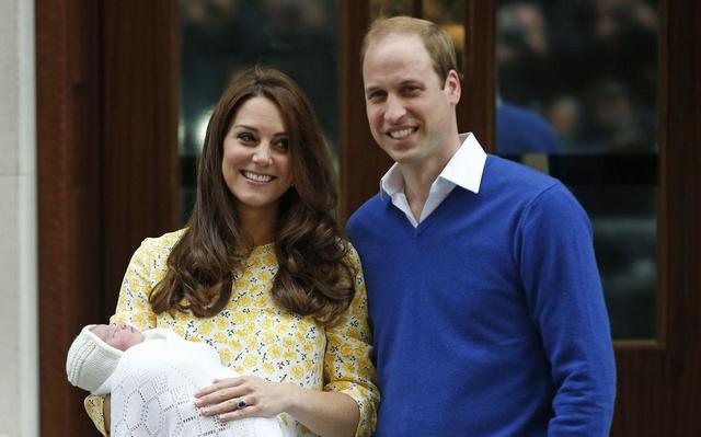 威廉|夏洛特公主庆生晒新照，换牙期笑容依旧灿烂，眉眼和像威廉多一点