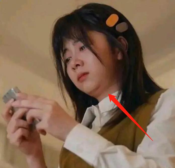 刘亦菲|刘亦菲双下巴、杨紫小肚子,王子文赘肉、女星生图揭露人间真实