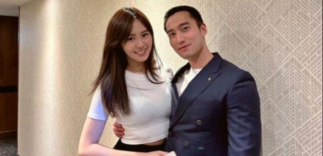 赖弘国|前夫赖弘国晒现任老婆性感照,阿娇露肩晒腿被疑故意反击