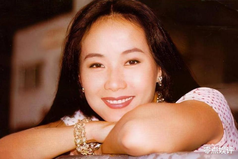 叶童自曝遭马天宇嫌弃年龄:私下里不说话,主动加吻戏也无济于事