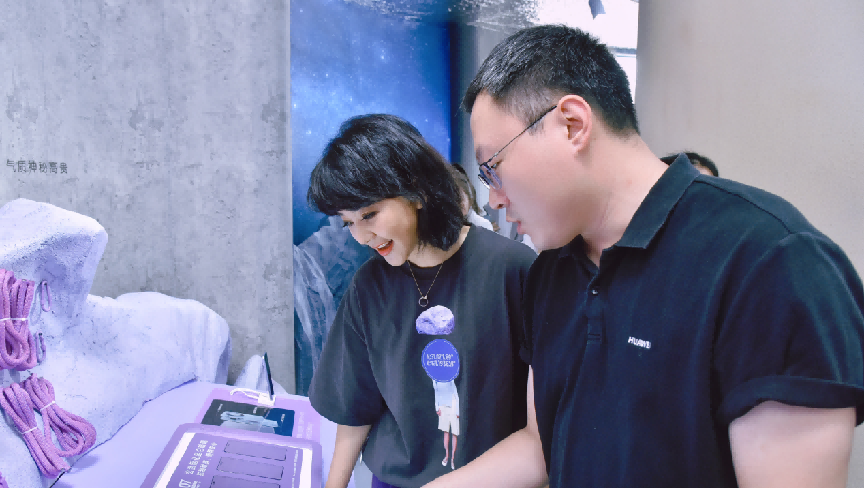 “学历最低”的央视主持,嫁给电台领导,结婚20年只生孩子不做饭