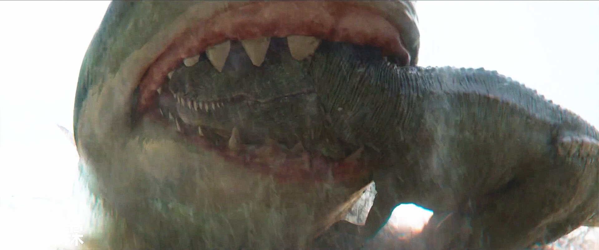 电影|《巨齿鲨2》前瞻解析，巨齿鲨大战触手怪兽，吴京穿机械骨骼耍酷