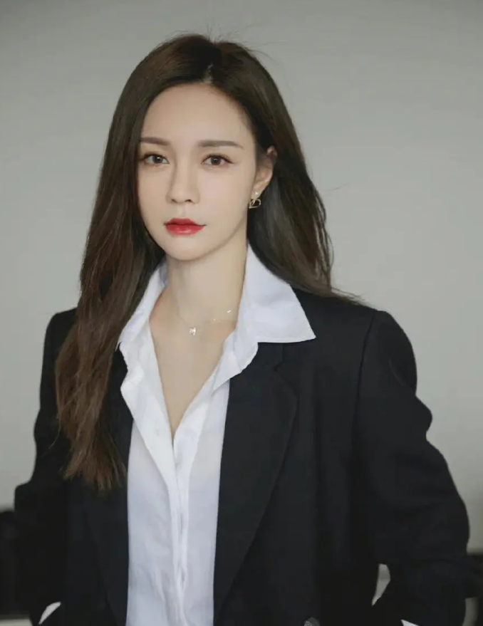 35岁沈梦辰腰椎骨断裂后果严重!需卧床休息一个月,或留下后遗症