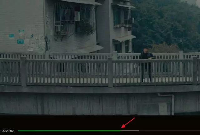 笑了！嘎子哥新片突破下线：时长只有65分钟，双腿追摩托跑16公里